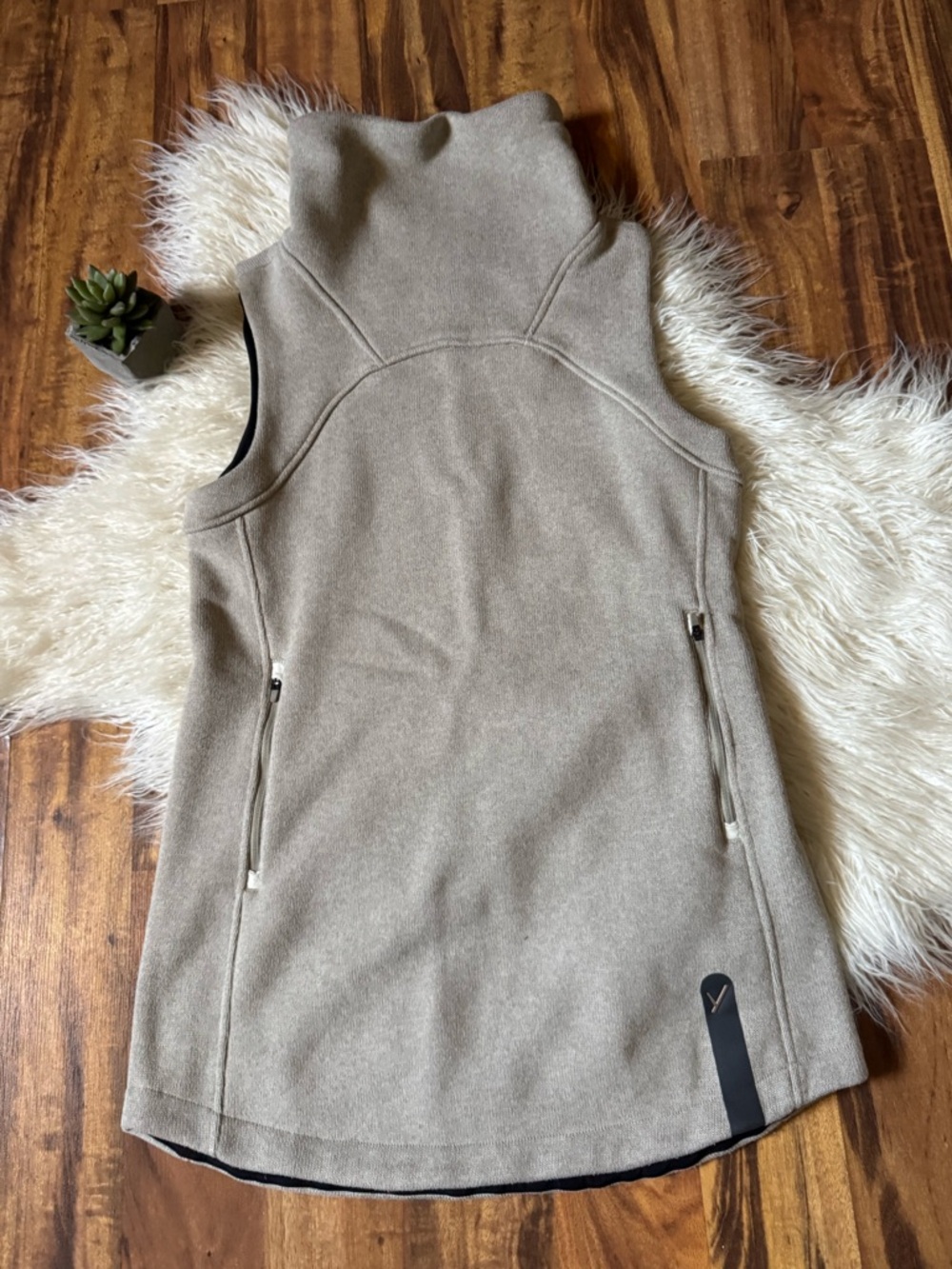 Indyeva Mock Neck Pullover Vest Tan
